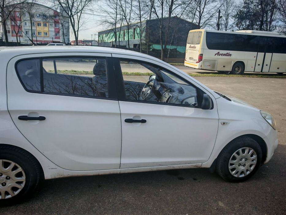 Hyundai i20  an de fabricație 2012,benzina +gpl
