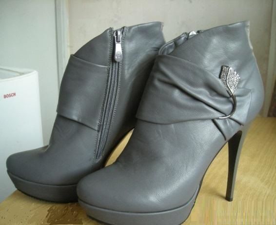 Боти естествена кожа без ток, боти на ток- сиви и бежаво с кафяво