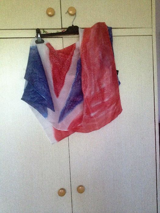 Дамски копринени шалове