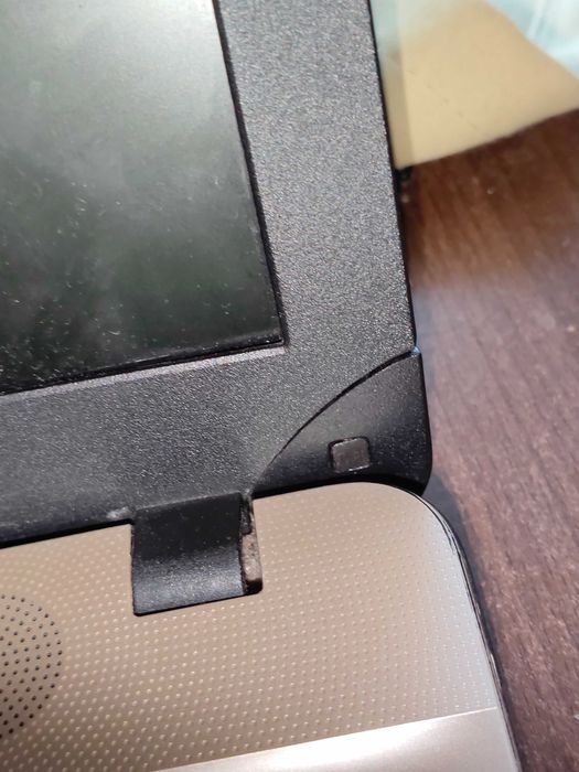 AsusX541UA 8GBRAM SSD250GB si 2 hhd externe de 500gb tastatura si mous