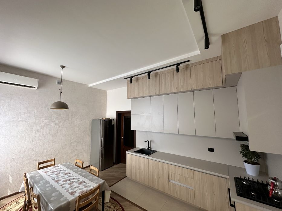 Продаю Евро дом на участке 4 соток в элитной, новой махалле