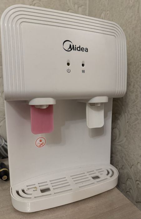 Диспансер для воды