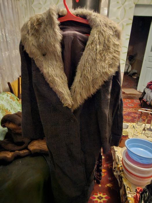 Пальто и шуба женская, отдаём даром