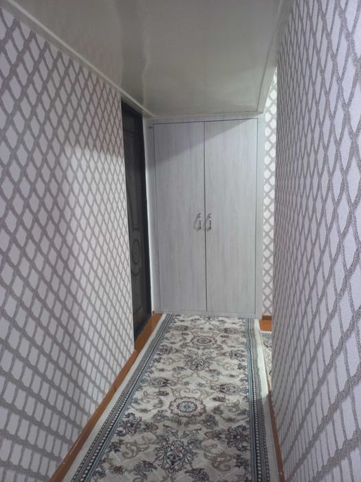 Kvartira sotiladi Zarafshon shahar