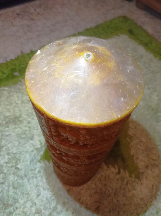 Огромна масивна свещ