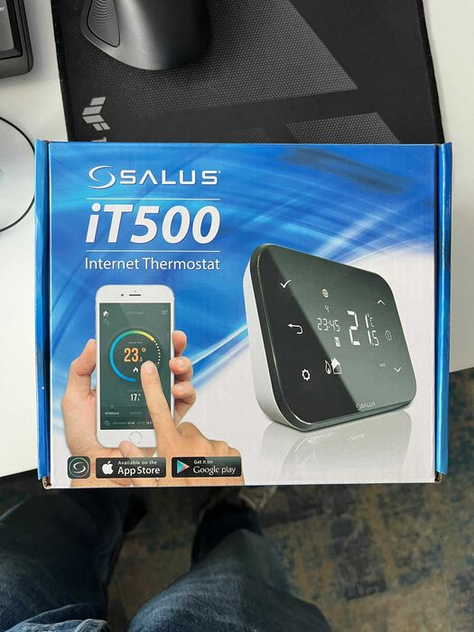 Termostat ambiental inteligent pentru centrala Salus IT500, controlat prin Internet , afisaj LCD, montaj perete/birou, iOS/Android