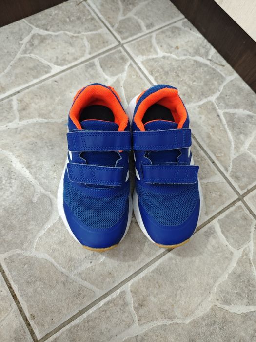 Маратонки Adidas, номер 29