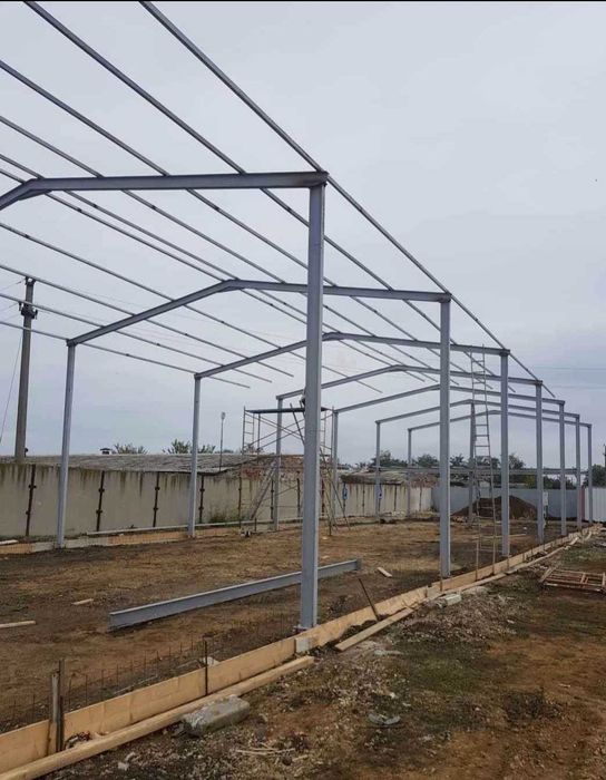 Vand hala completa sau structura metalica 20m x 35m