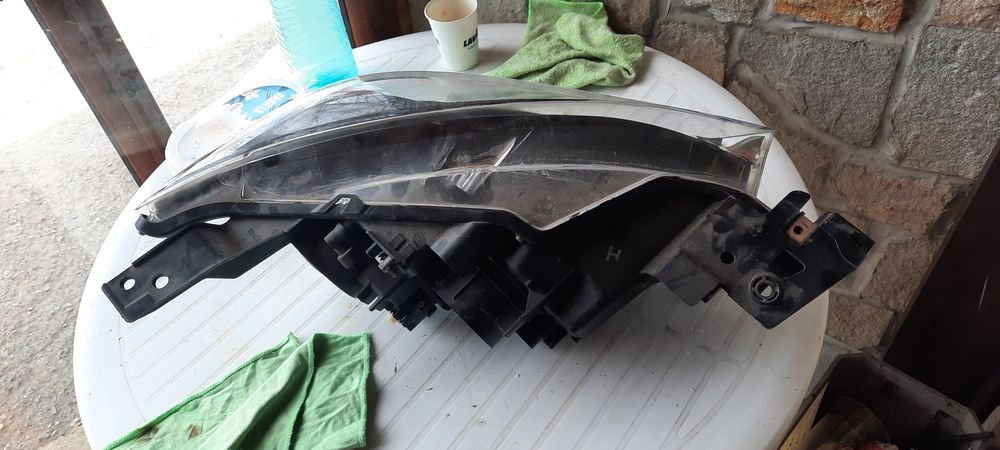 Фар ляв за мазда сх 3 оригинален.