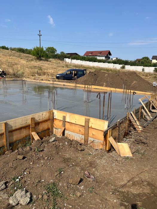 Teren +fundatie pielesti