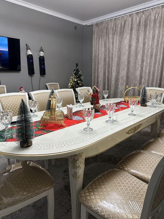 Продам стол для зала