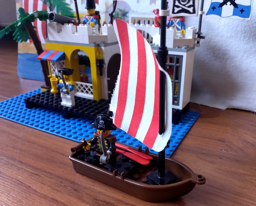 Lego Pirates 6267 Lagoon Lock-up