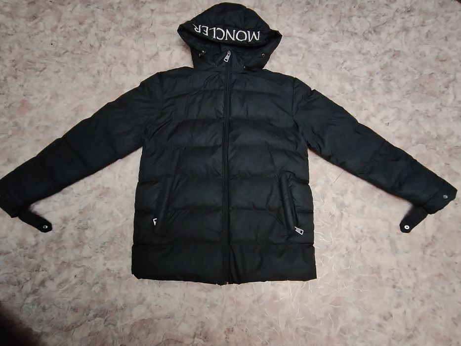 Куртка-пуховик Moncler (на зиму)  б/у