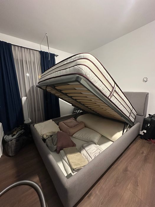 De vânzare pat cu saltea