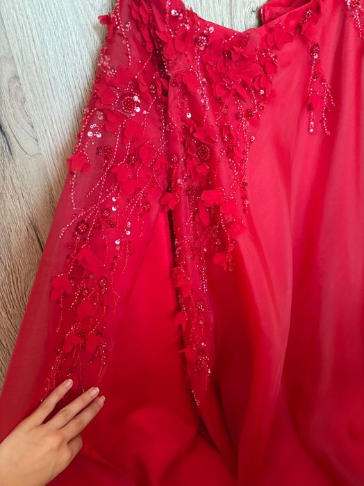 Бална рокля червена