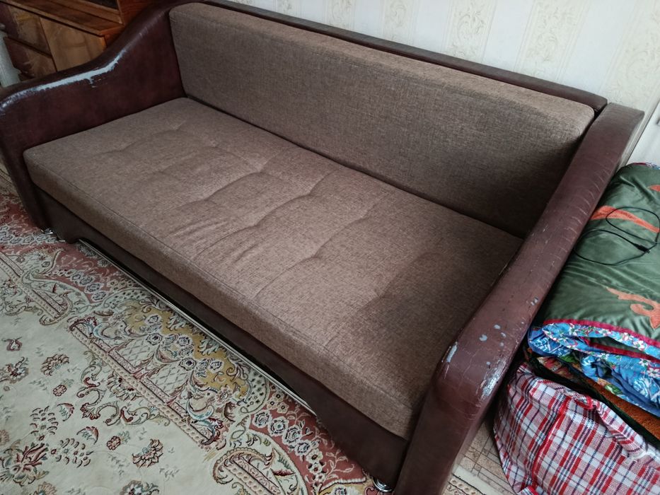 Продам Диван в зал