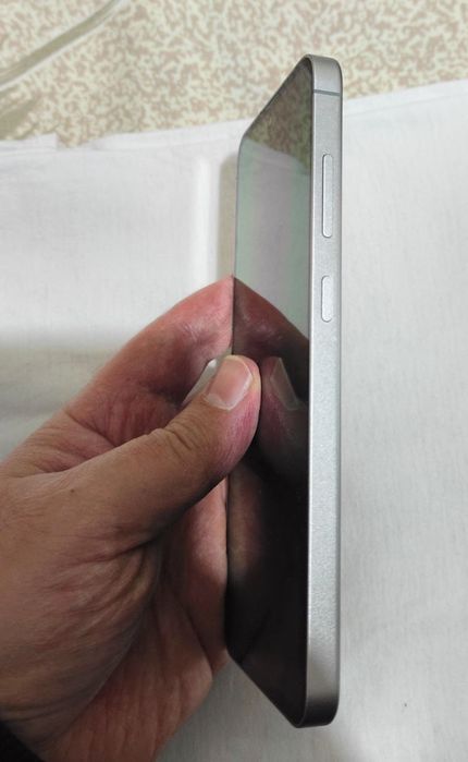 Samsung S24 FE 8/256 сотилади ёки обмен S25 узига