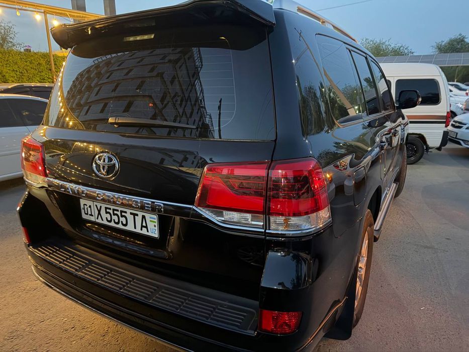 Toyota Land Cruiser 200