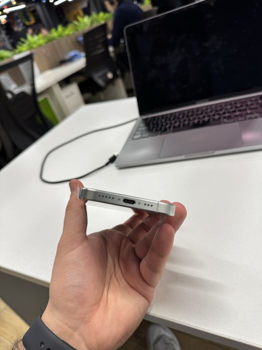 Iphone 15 PRO 512gb в отличном состоянии