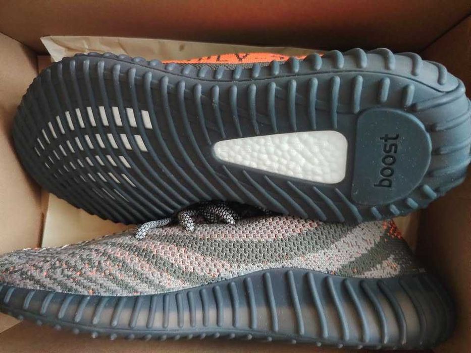 Yeezy slides 350 Carbon Beluga