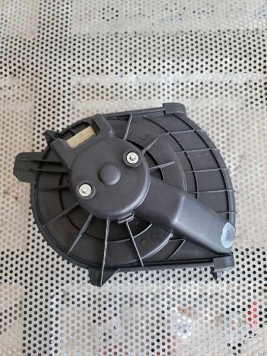 Aeroterma Bord Ventilator Habitaclu Renault Master An 2019-2020-2021-2022 Volan Stanga Originala De
