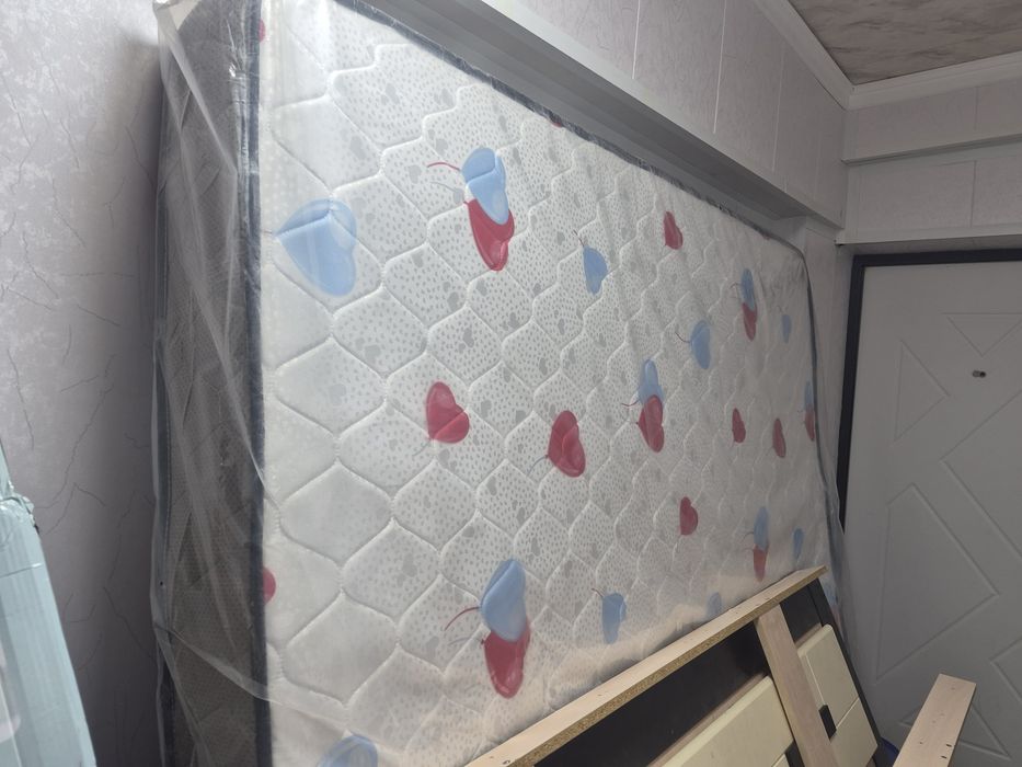 Продам Матрас 200×200×20