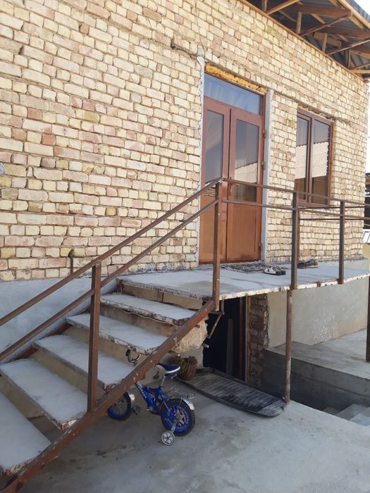 Yangi hovli srochniy sotiladi