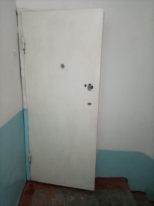 Темир эшик ва ички эшик сотилади холати яхши