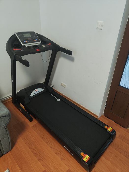 Bandă de alergat FitTronic D550