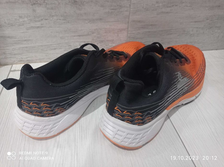 Спортивные кросовки