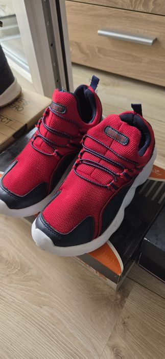 Обувки за момче 35 и 36 номер