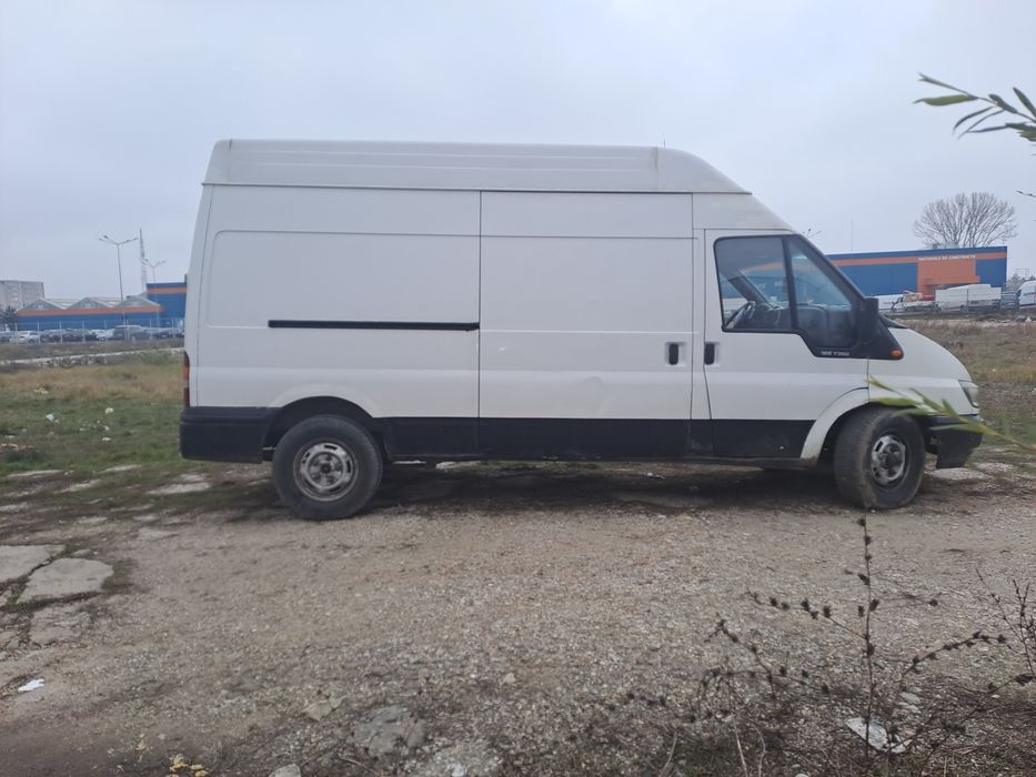 **Dubă Ford Transit**
