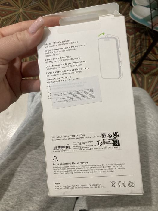 Оригинальный чехол 17про