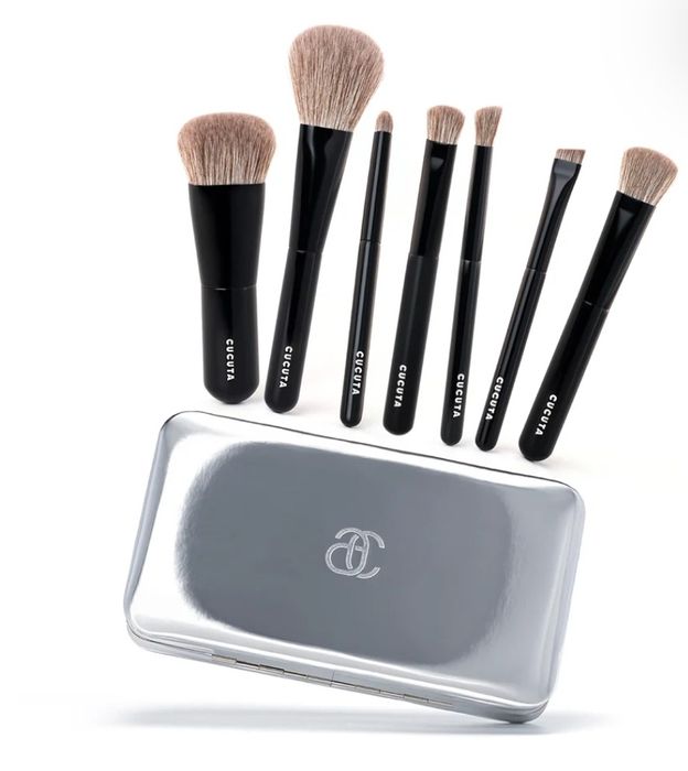 PRODUS NOU - Set Pensule Makeup Angel's Noir Touch- Travel Edition