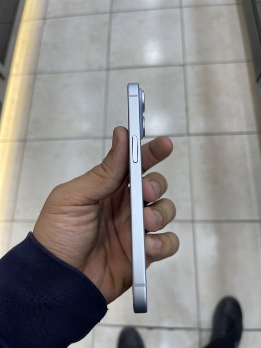 iPhone 15 blue och kok