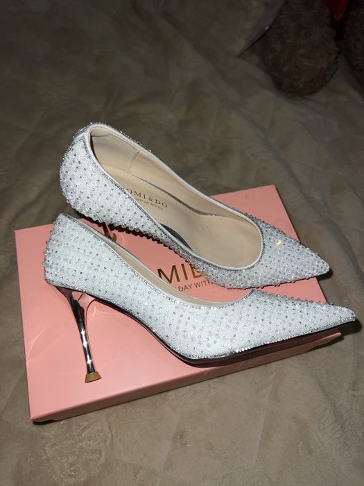 Туфли женские белые