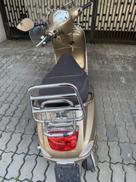 Vespa Touring Gold