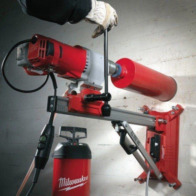 Beton buzish va kesish ishlari.
Almaznida teshik teshish xizmati.
Tran