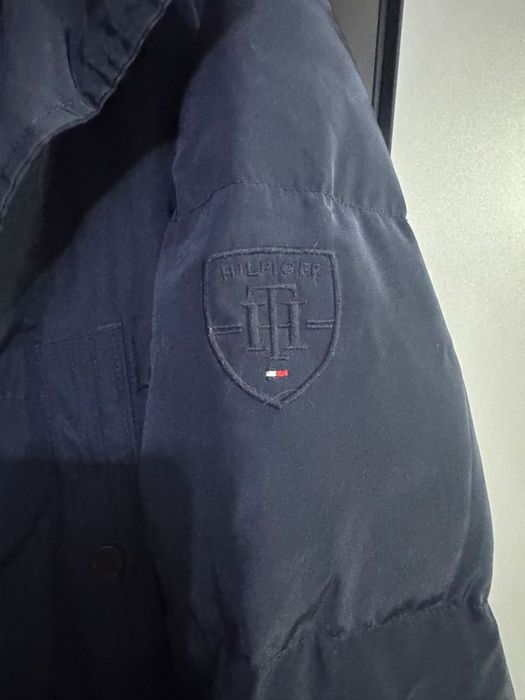 Продается пуховик куртка Tommy оригинал мужская