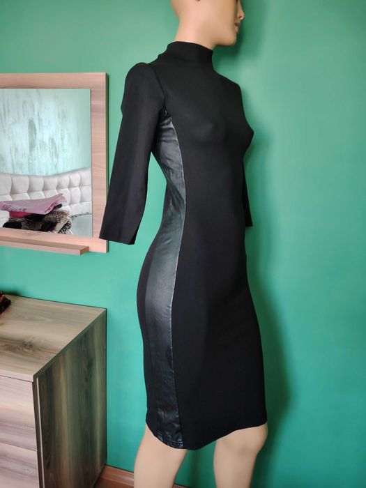 Рокли по тялото размер М по 10- 15лв