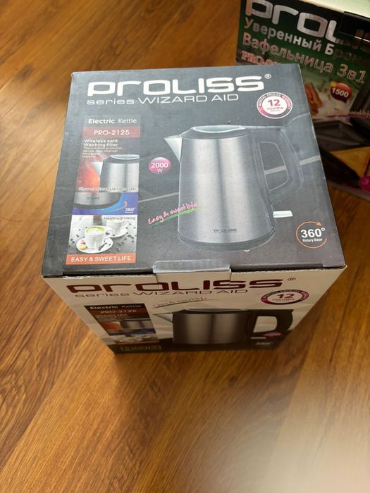 Чайник Proliss pro 2125 в красном цвете