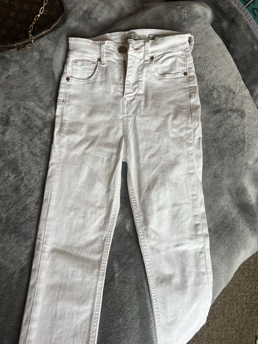 Бели Дънки Висока Талия