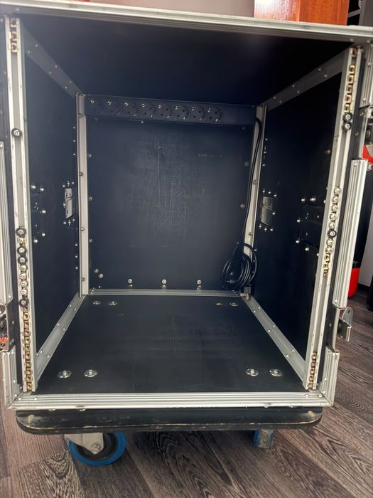 Rack amplificatoare - Music Store - okazie