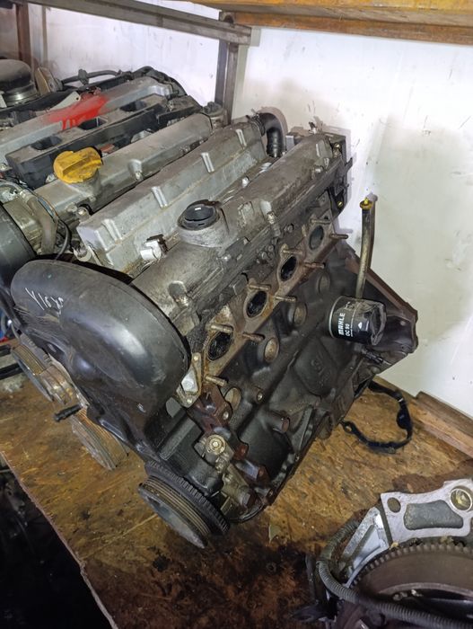 Двигатель на Опель Вектра В Y16XE