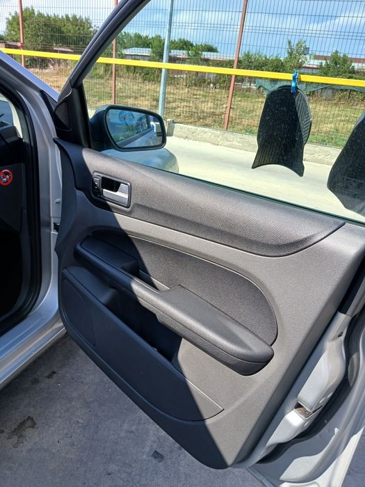 Vând Ford Focus 2- Navigație android