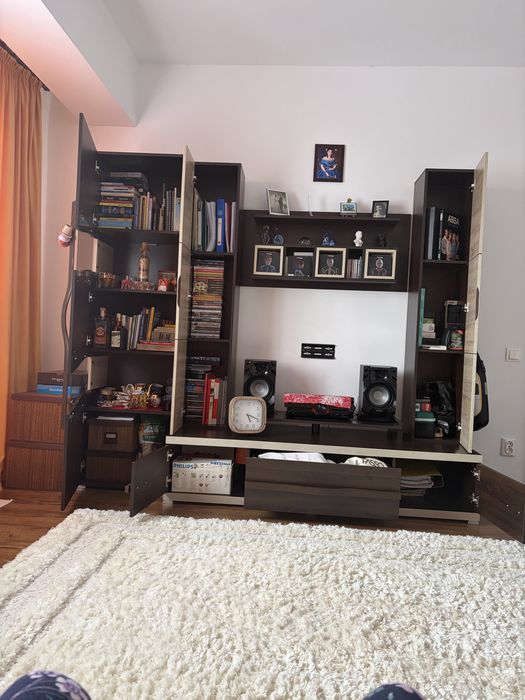 Vand biblioteca in perfecta stare
