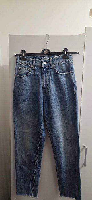 Blugi femei Hugo Boss originali,marimea 26,stare foarte buna