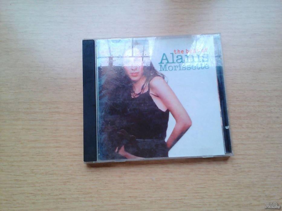 продавам компакт дискове всеки по 4 лв и аудиокасети всяка по 3 лв.