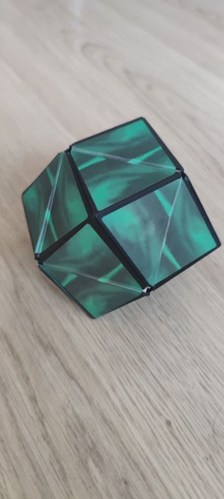 Головоломка зелёная