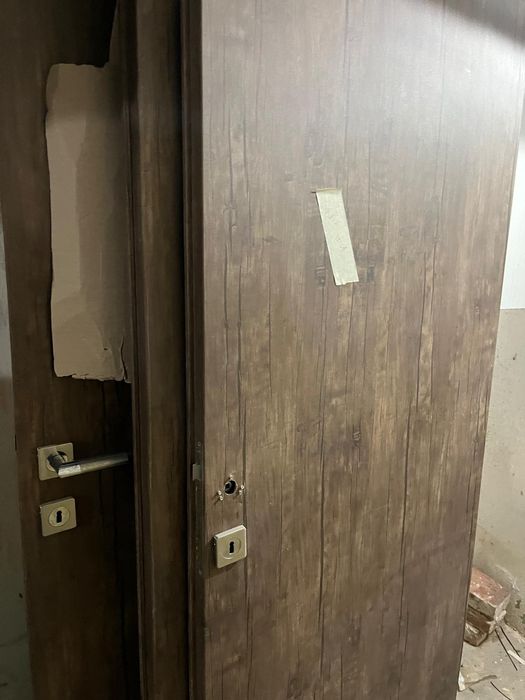 Am 5 Usi de interior